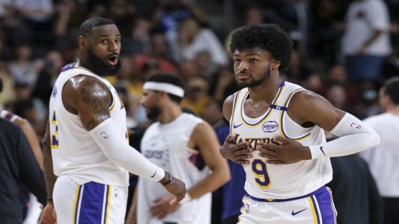 Lakers LeBron James, Bronny James play together in NBA preseason game for first time – MASHAHER