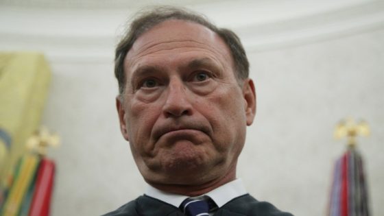 Raskin, Ocasio-Cortez demand answers from Roberts on Alito, Thomas actions – MASHAHER