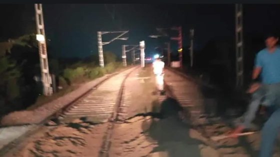 Heap Of Soil Found On Rail Tracks, Loco Pilot Stops Train Just In Time – MASHAHER