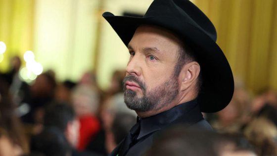 Garth Brooks accused of rape in new lawsuit – MASHAHER