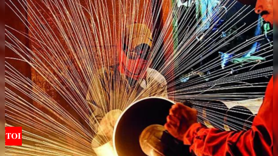 In FY23, manufacturing jobs rise 7.6%, wages up 5.5%: Govt survey | India News – MASHAHER